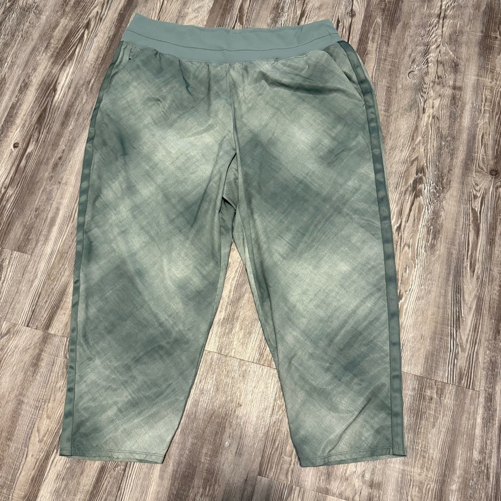Athleta Women’s Nolita Slim Tapered Printed Crop Pant Green Gray Outdoor Size 20